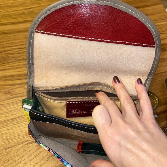 a mini purse - Picture 8 of 8